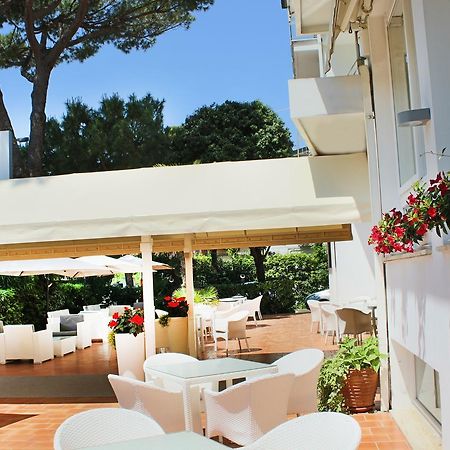 Hotel Manuela Cervia Exterior photo