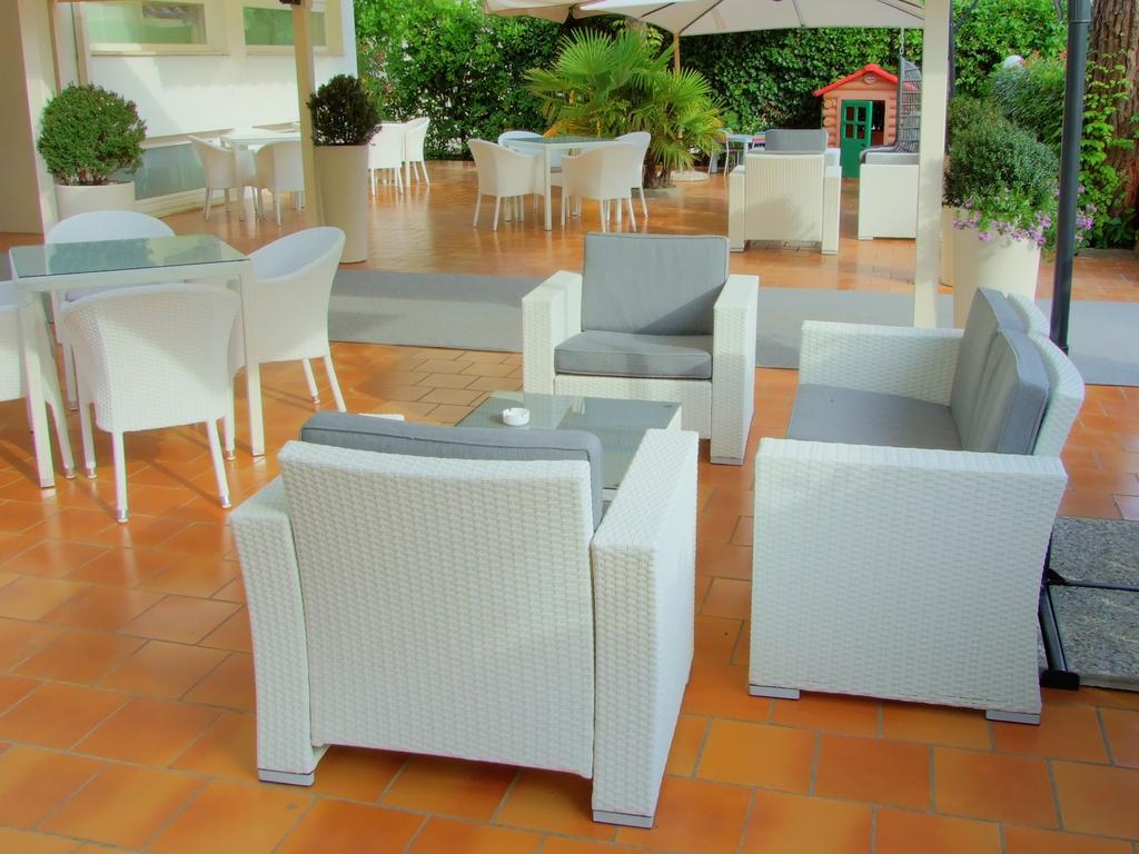 Hotel Manuela Cervia Exterior photo