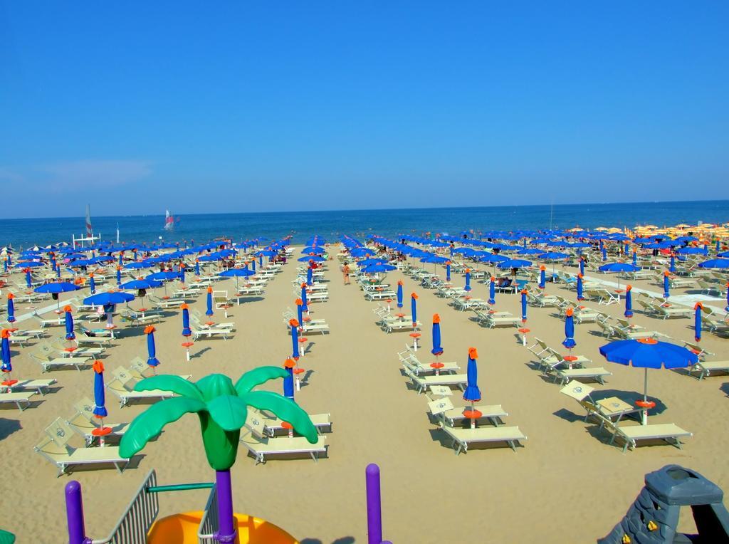 Hotel Manuela Cervia Exterior photo