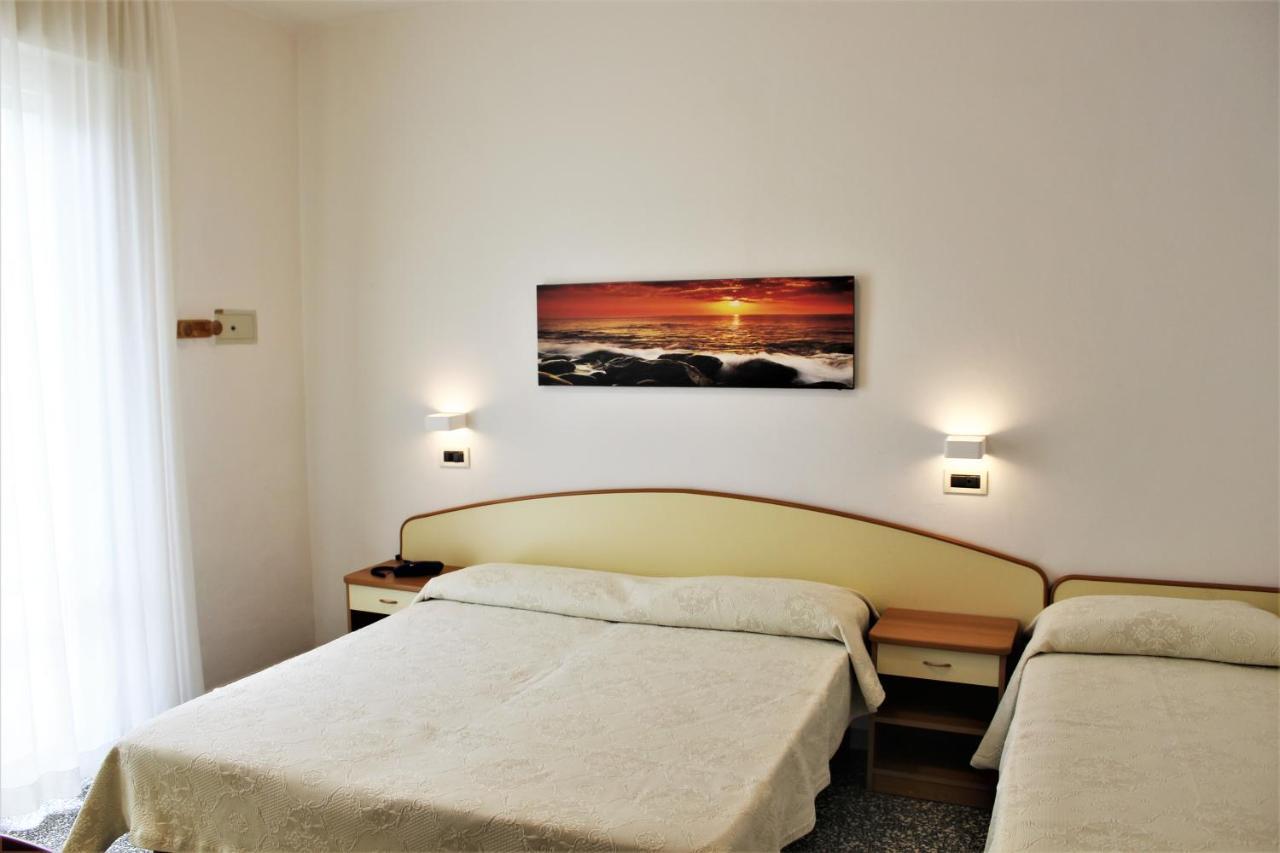 Hotel Manuela Cervia Exterior photo