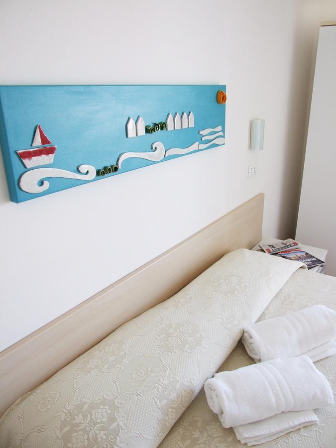 Hotel Manuela Cervia Exterior photo